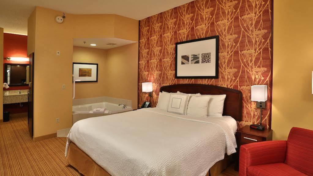 Courtyard By Marriott Springfield Airport Hotell Eksteriør bilde